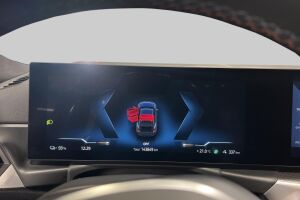 BMW i4 esikatselu 14