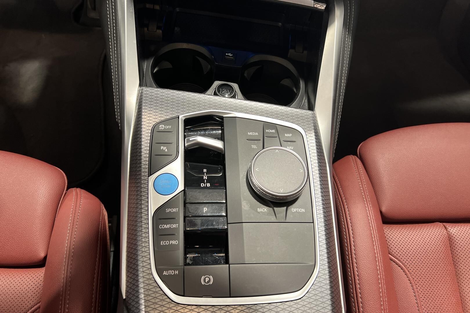 BMW i4 iso kuva 23