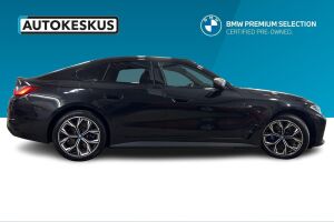 BMW i4 esikatselu 17
