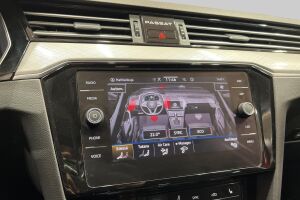 VOLKSWAGEN PASSAT esikatselu 18