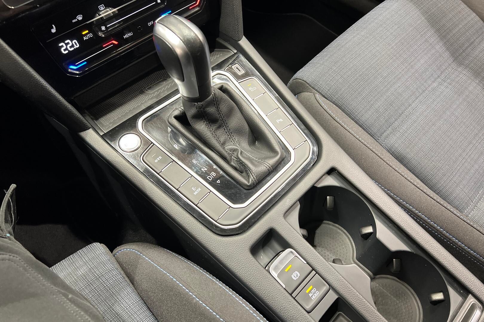 VOLKSWAGEN PASSAT iso kuva 21