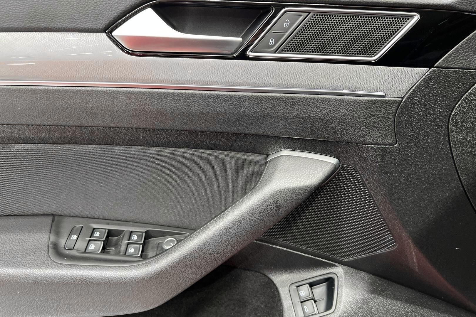 VOLKSWAGEN PASSAT iso kuva 26