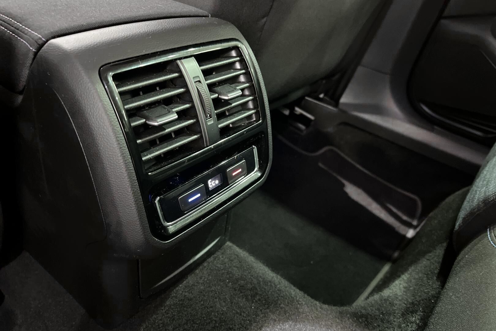 VOLKSWAGEN PASSAT iso kuva 29