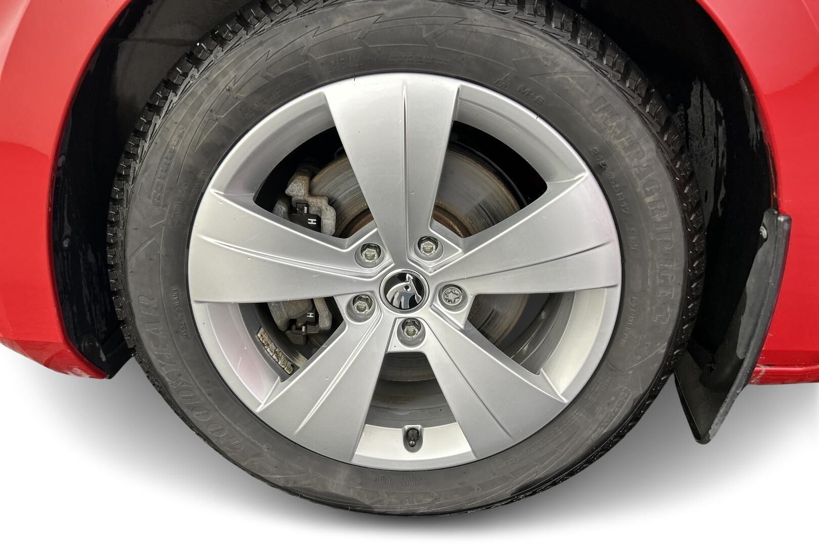 Skoda Superb iso kuva 13