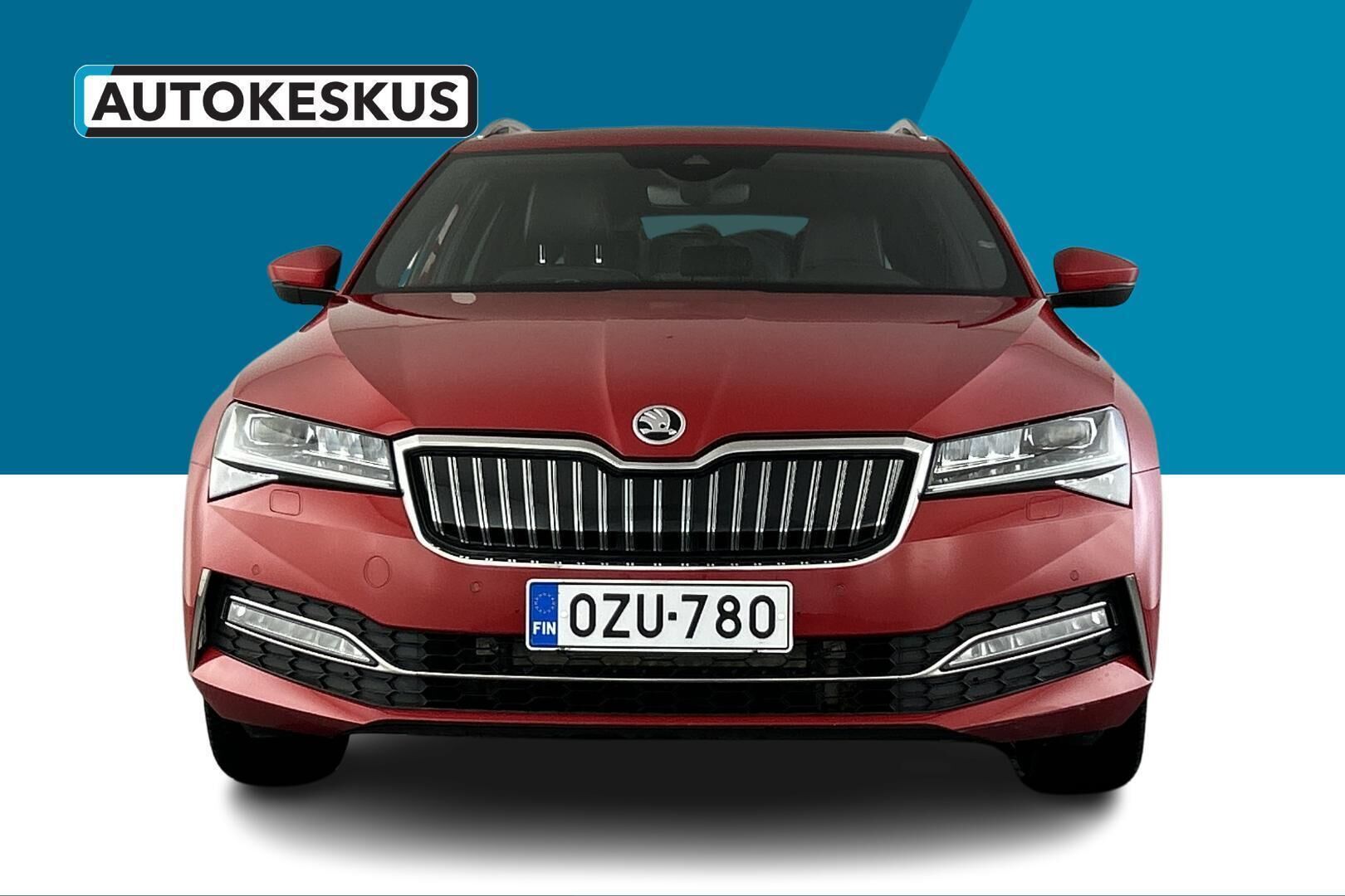 Skoda Superb iso kuva 2