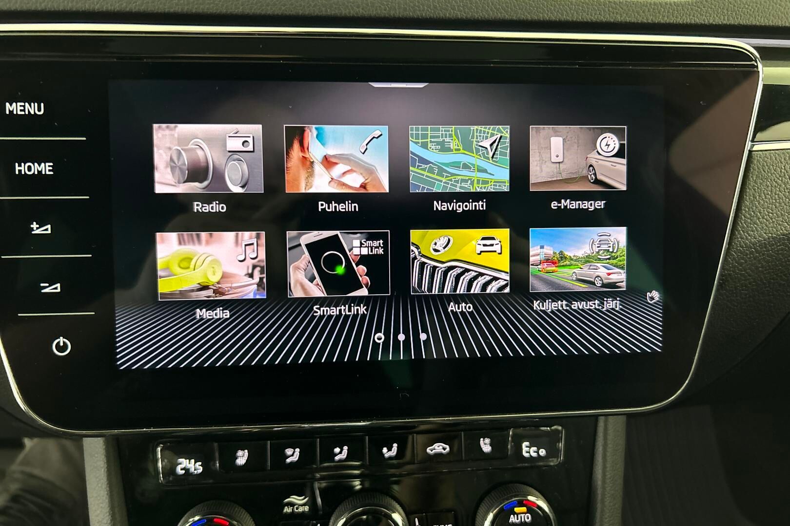 Skoda Superb iso kuva 23