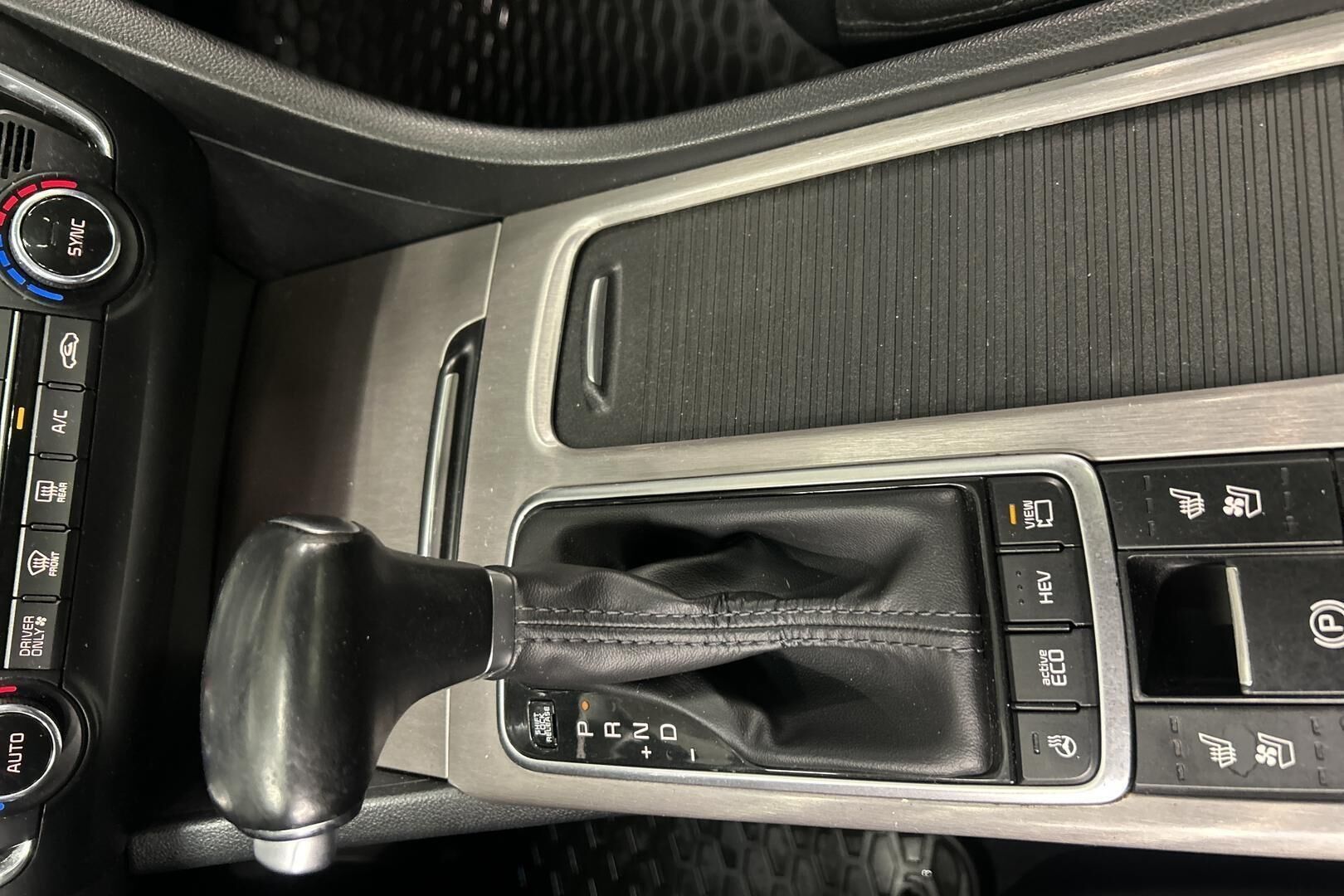 Kia Optima iso kuva 13