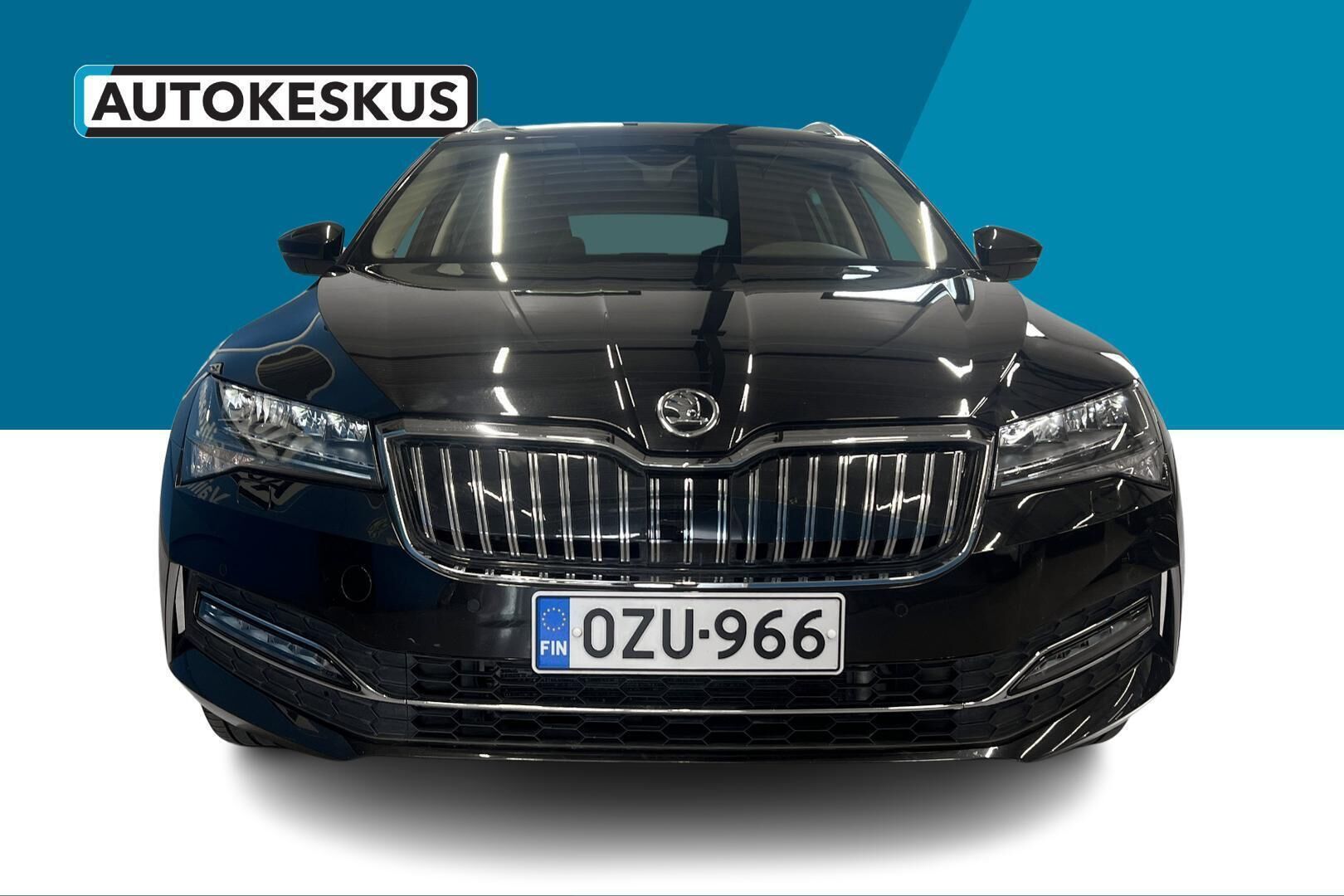 Skoda Superb iso kuva 1