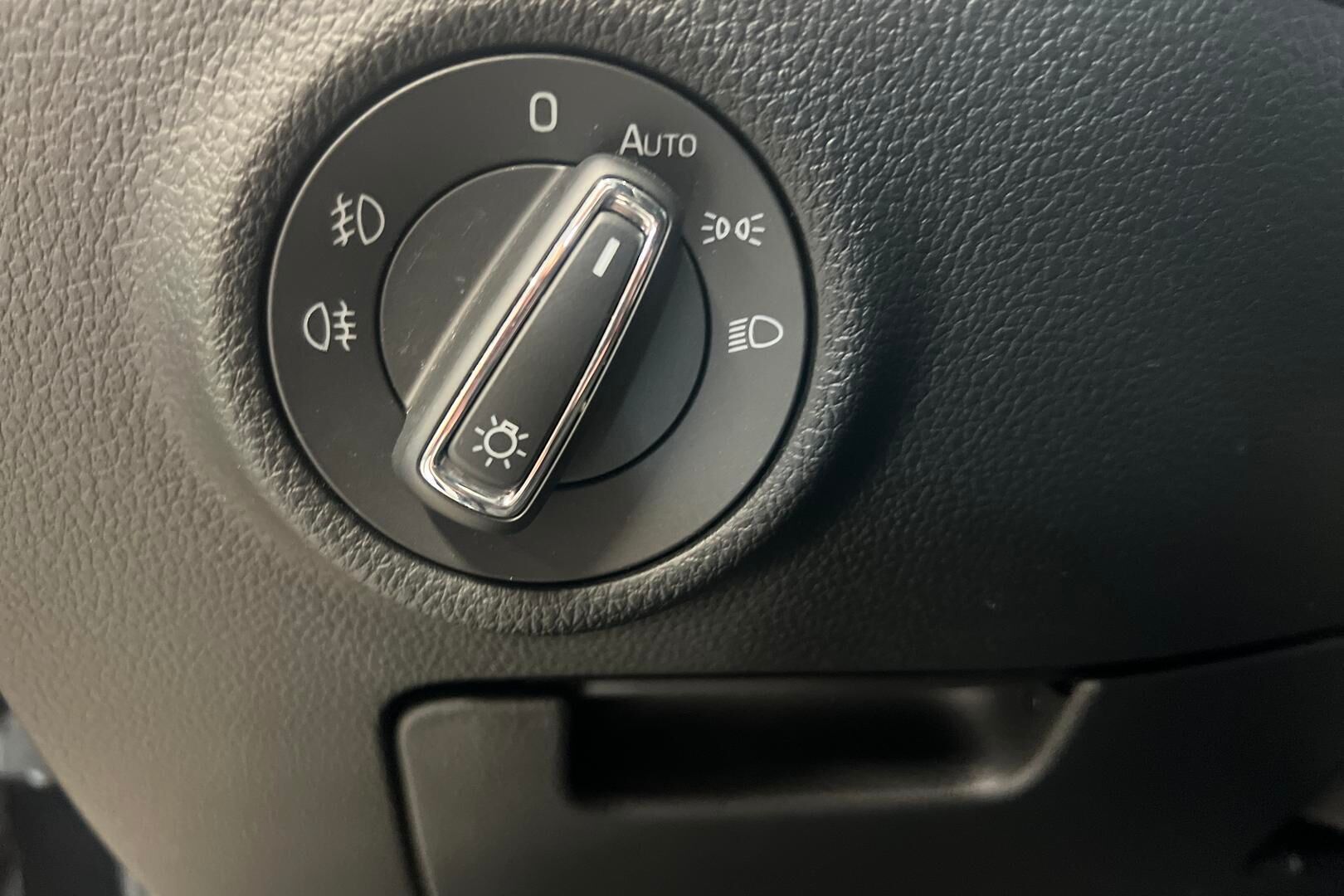 Skoda Superb iso kuva 10
