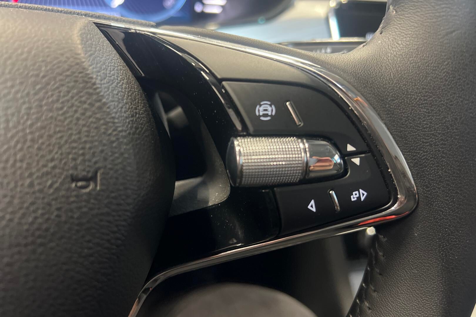 Skoda Superb iso kuva 12