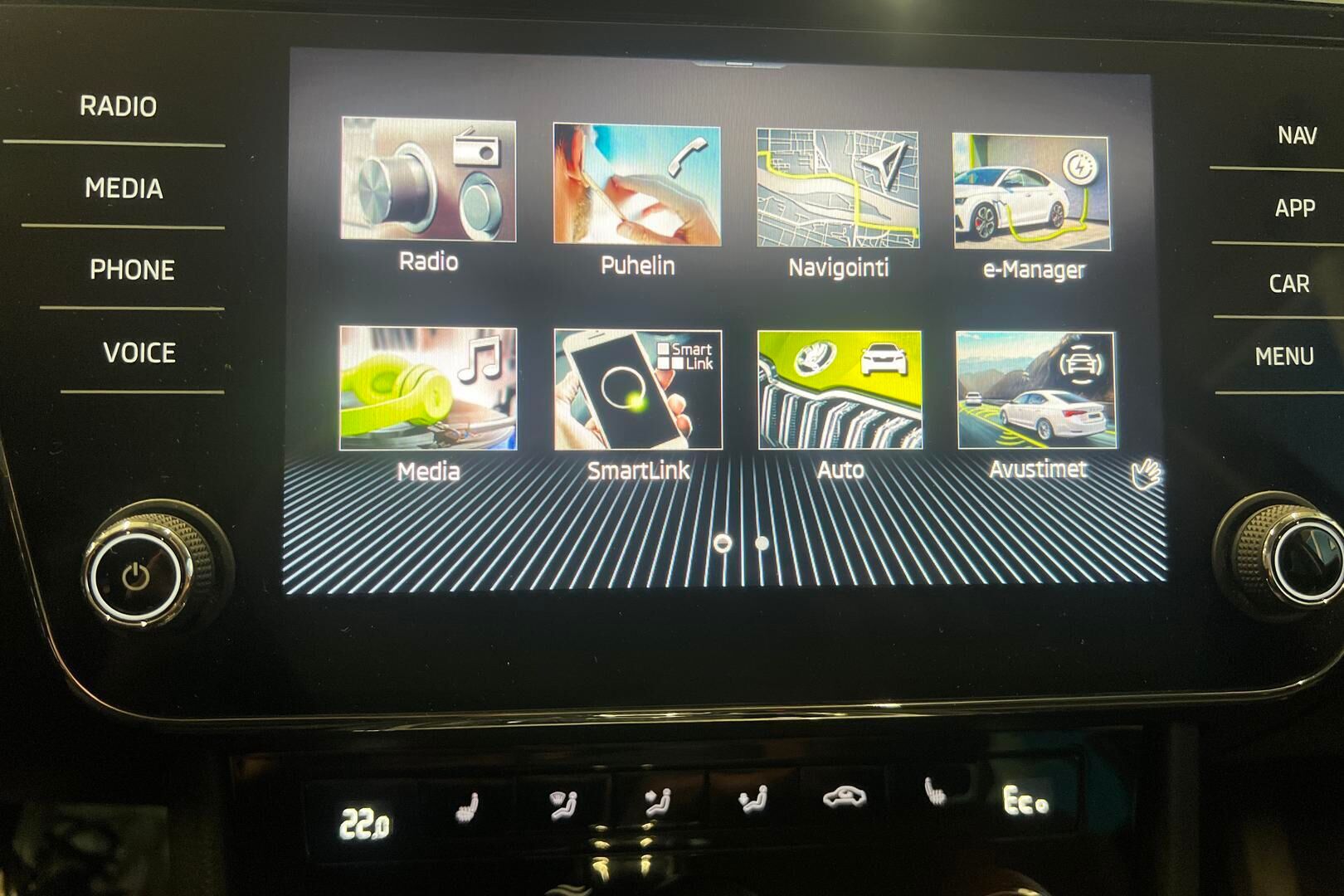Skoda Superb iso kuva 17