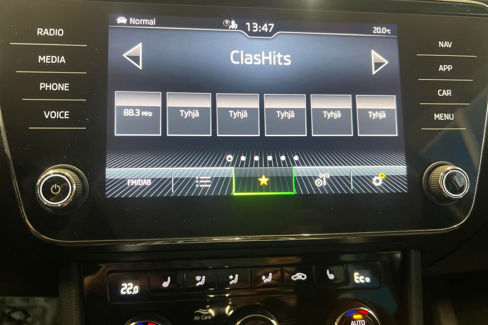 Skoda Superb iso kuva 19