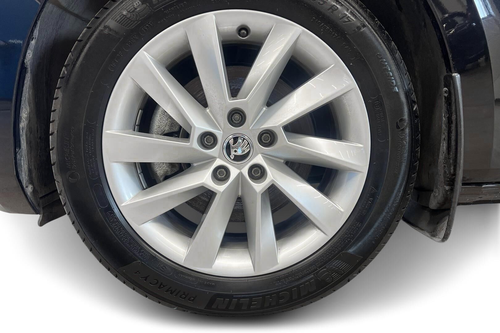 Skoda Superb iso kuva 26