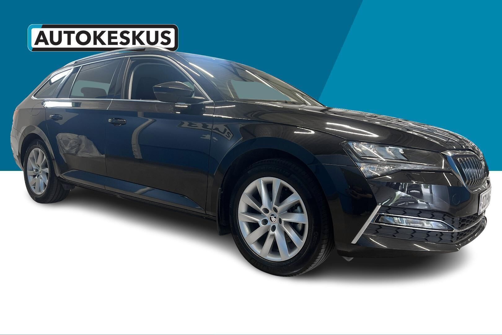 Skoda Superb iso kuva 3