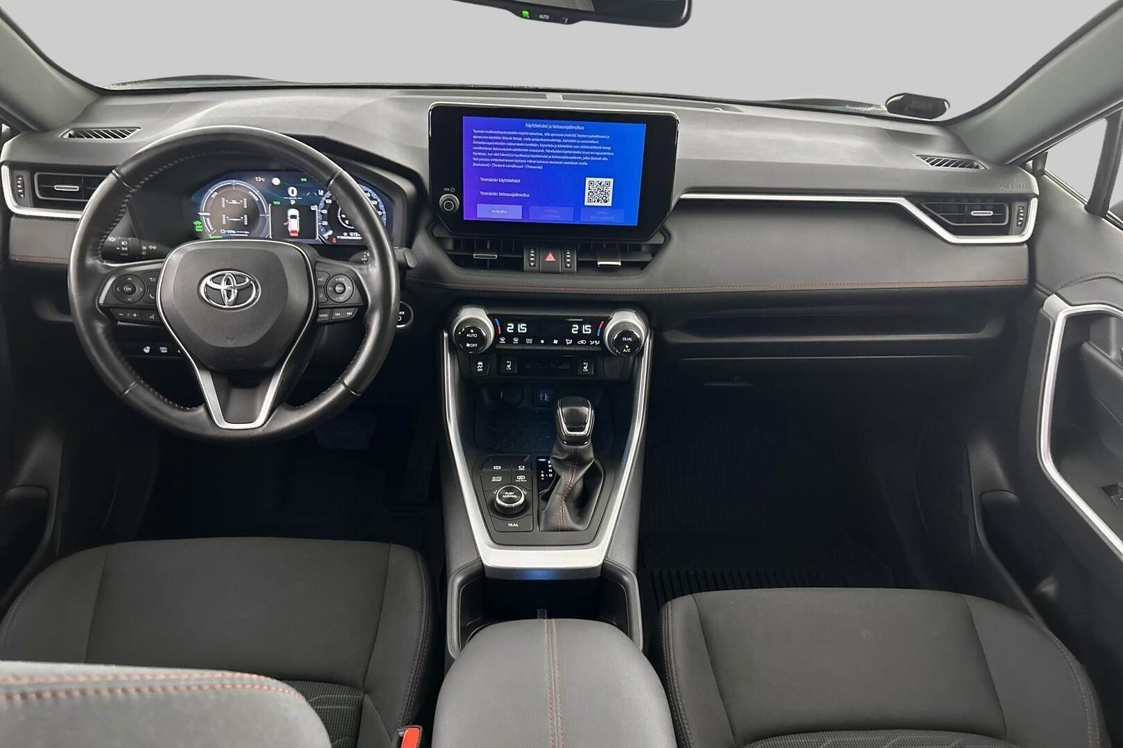 Toyota RAV4 Plug-in iso kuva 10