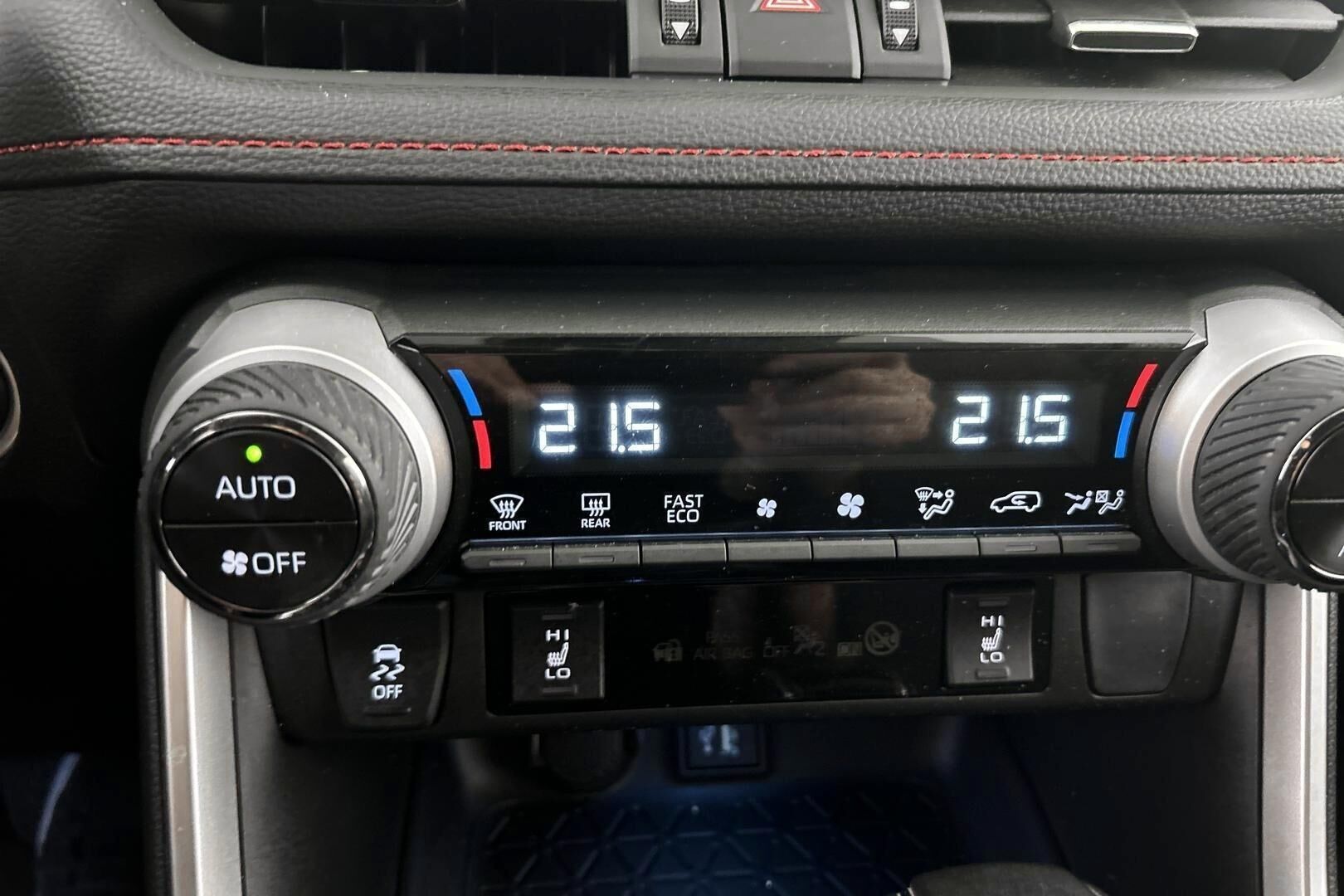 Toyota RAV4 Plug-in iso kuva 19