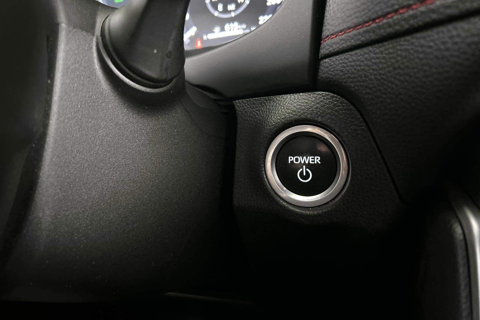 Toyota RAV4 Plug-in iso kuva 22
