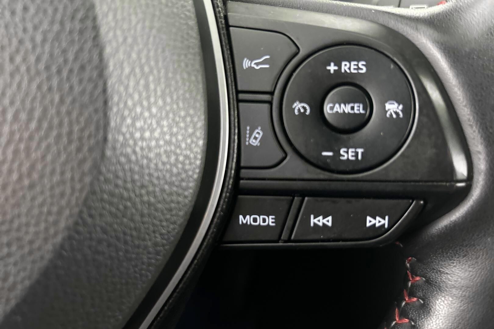 Toyota RAV4 Plug-in iso kuva 23
