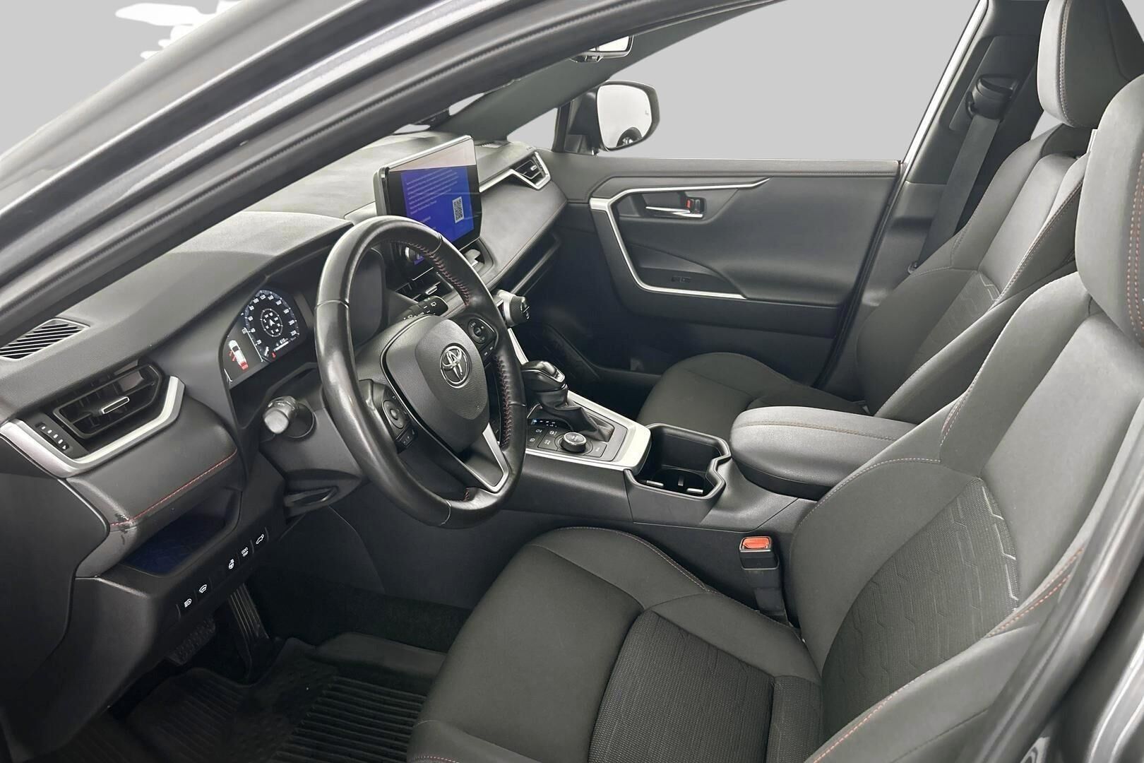 Toyota RAV4 Plug-in iso kuva 8
