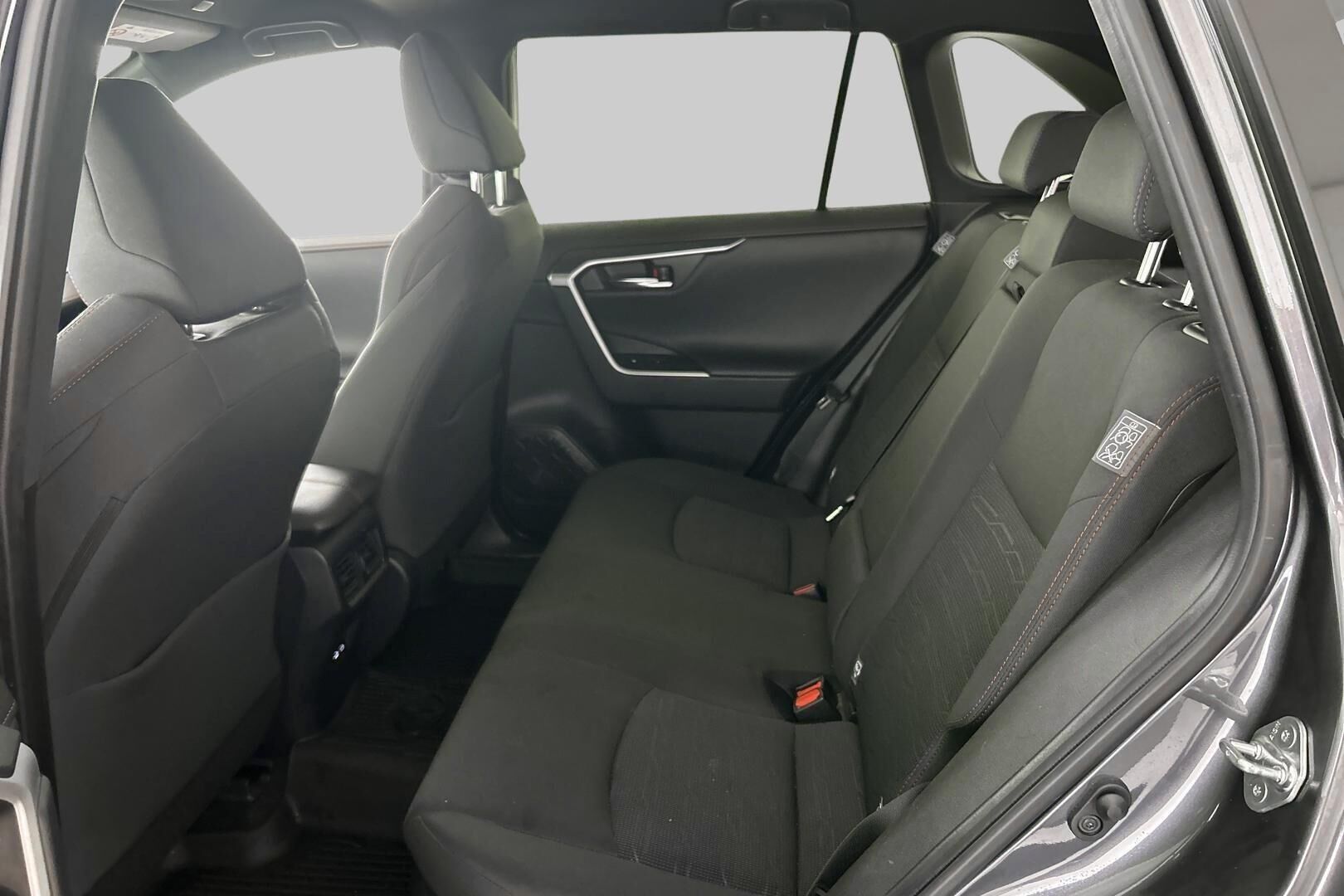 Toyota RAV4 Plug-in iso kuva 9