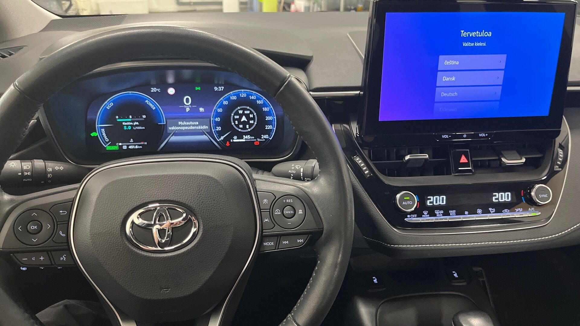 Toyota Corolla iso kuva 10