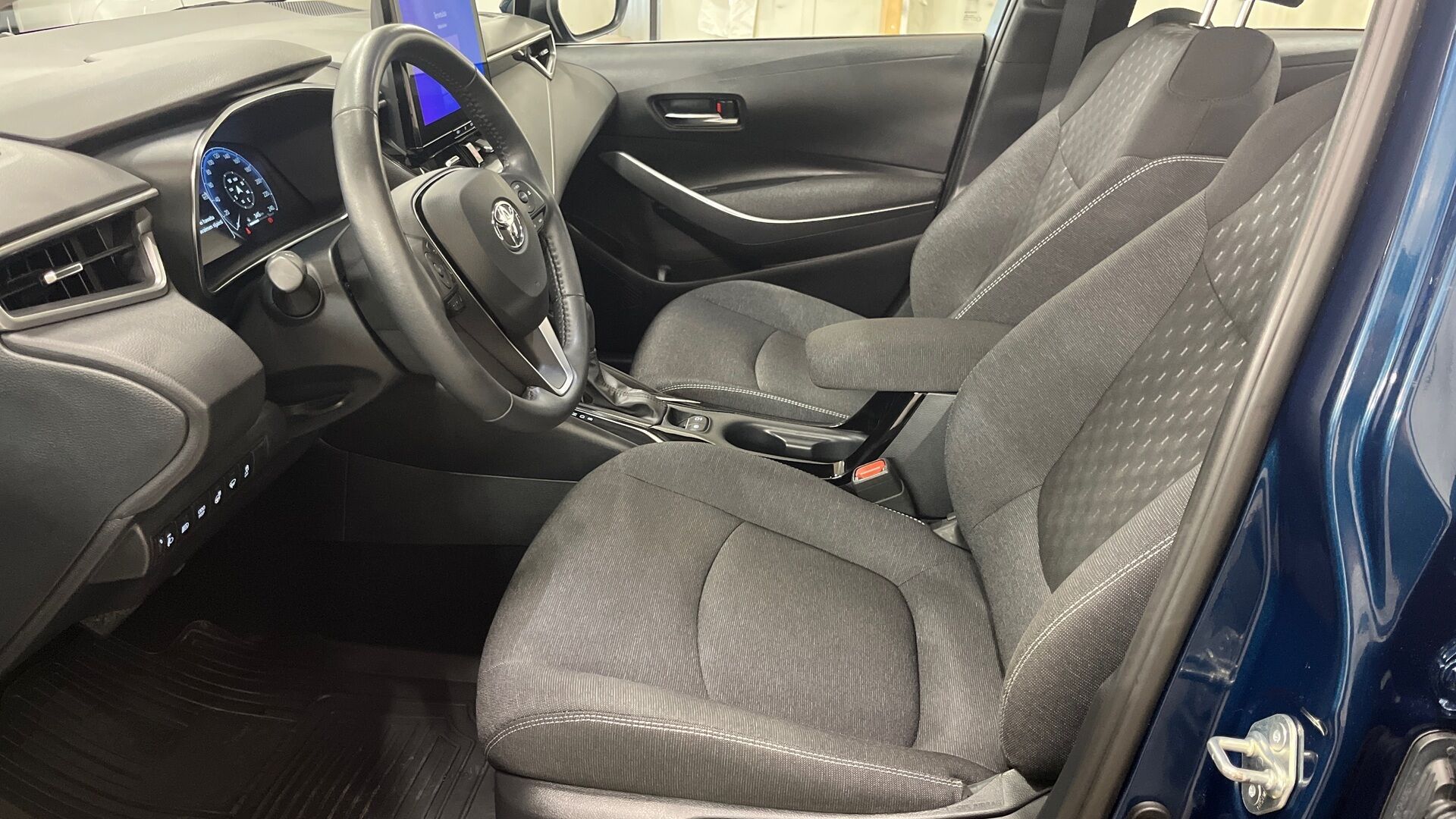 Toyota Corolla iso kuva 7