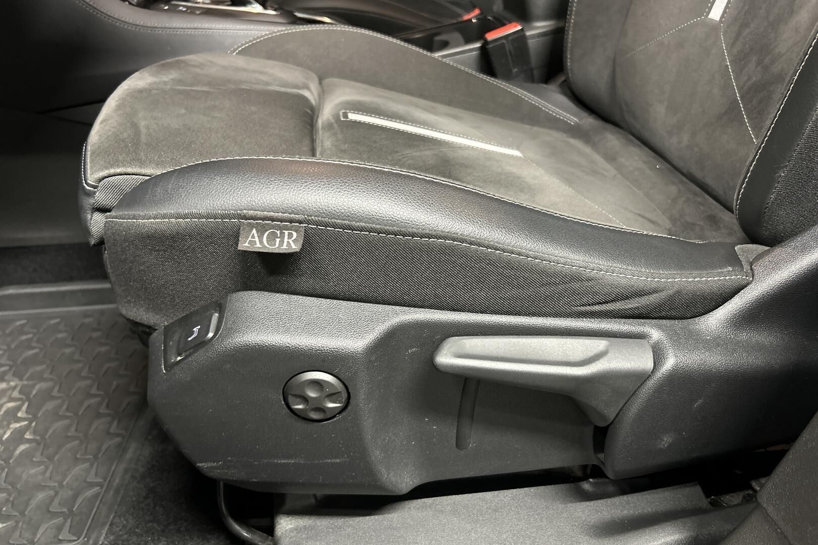 Opel Grandland iso kuva 14