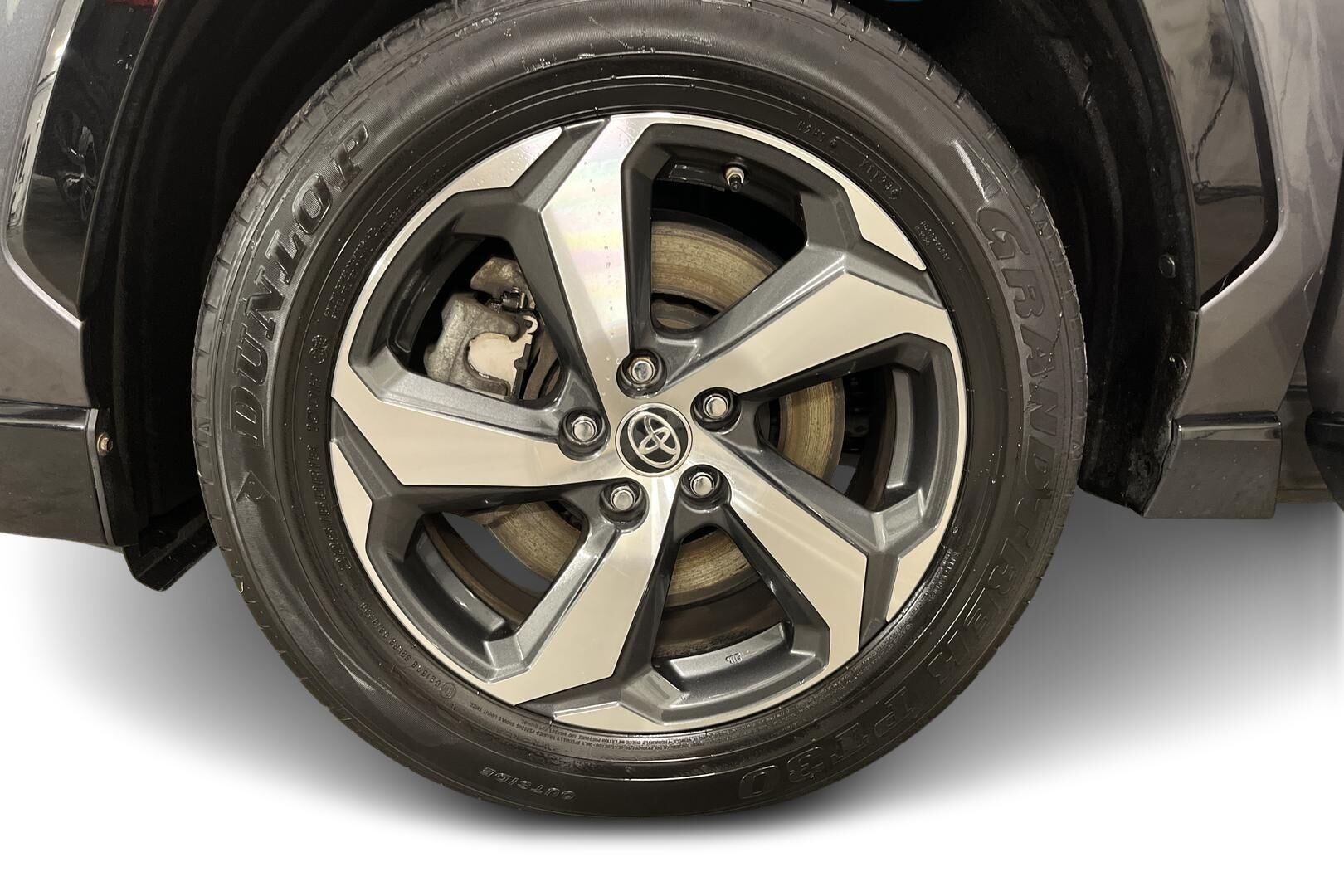 Toyota RAV4 Plug-in iso kuva 11