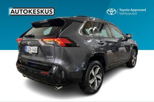 Toyota RAV4 Plug-in esikatselu 4