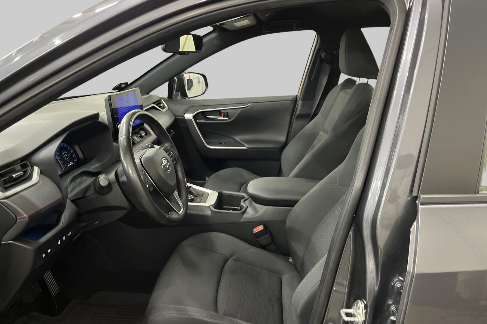 Toyota RAV4 Plug-in iso kuva 7