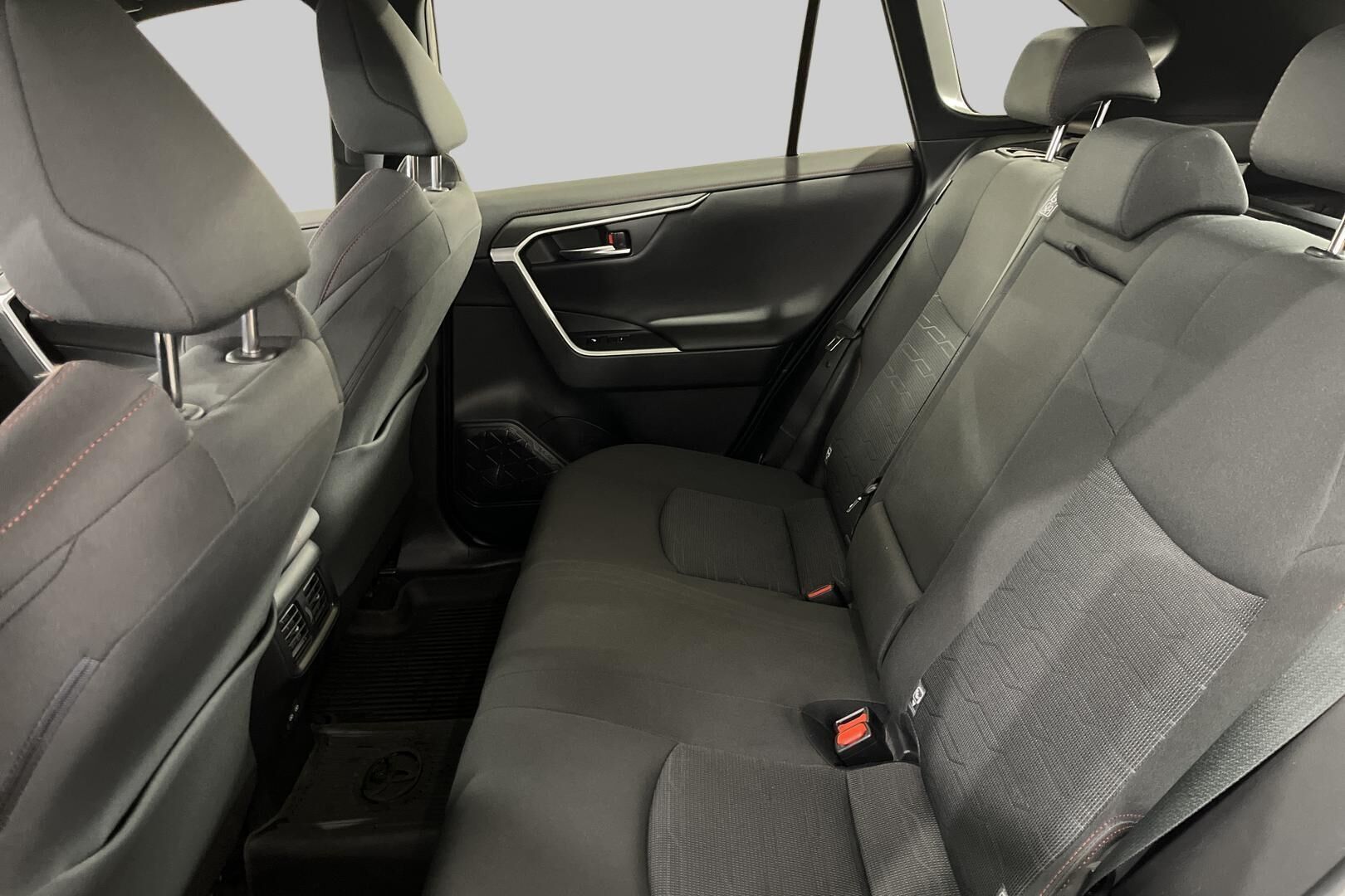 Toyota RAV4 Plug-in iso kuva 8