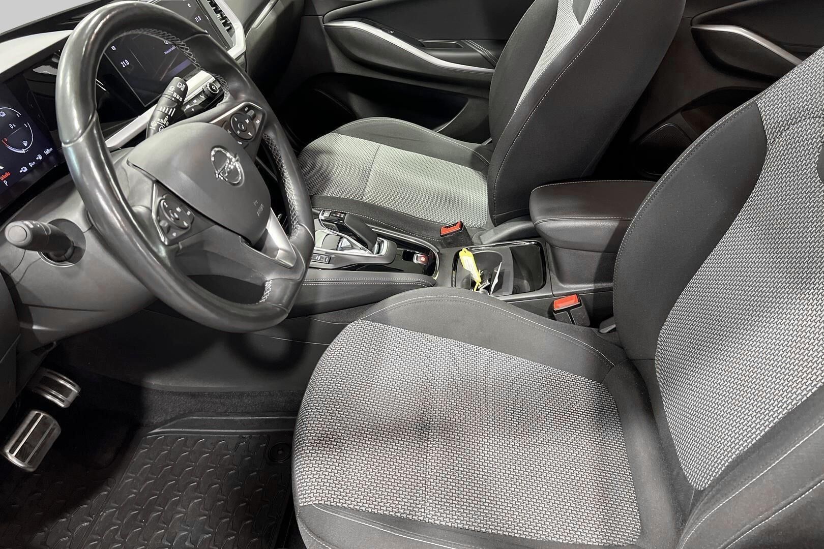 Opel Grandland iso kuva 9