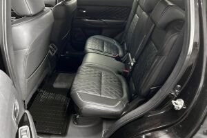Mitsubishi Outlander PHEV esikatselu 10