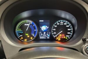Mitsubishi Outlander PHEV esikatselu 14