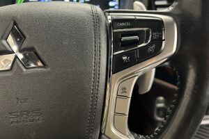 Mitsubishi Outlander PHEV esikatselu 17