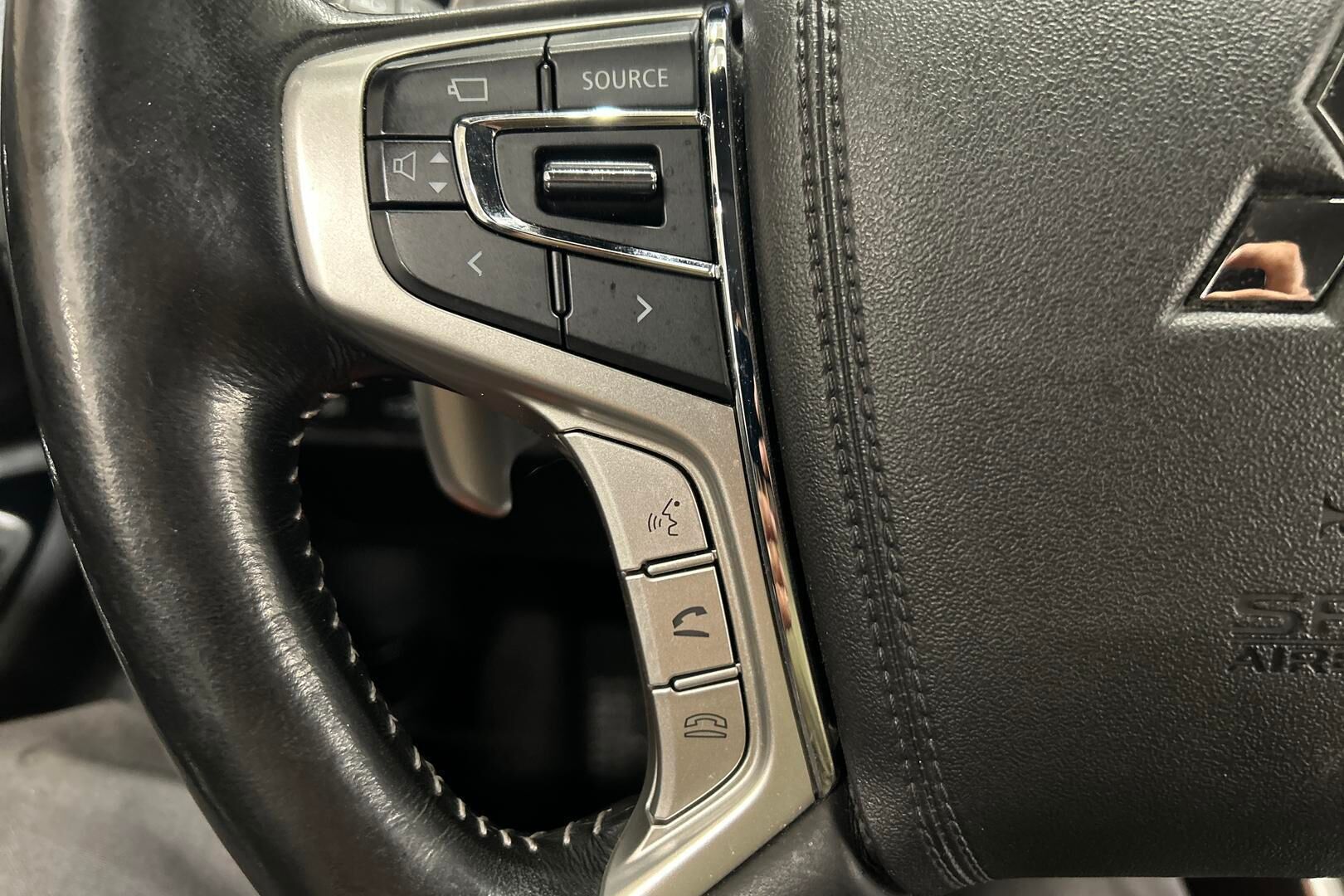 Mitsubishi Outlander PHEV iso kuva 18