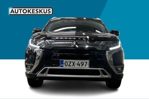 Mitsubishi Outlander PHEV esikatselu 2