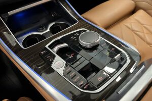 BMW X5 esikatselu 13