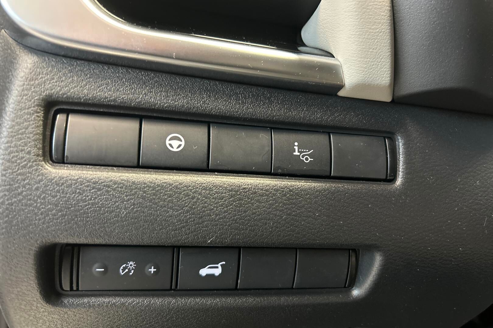 Nissan Qashqai iso kuva 24