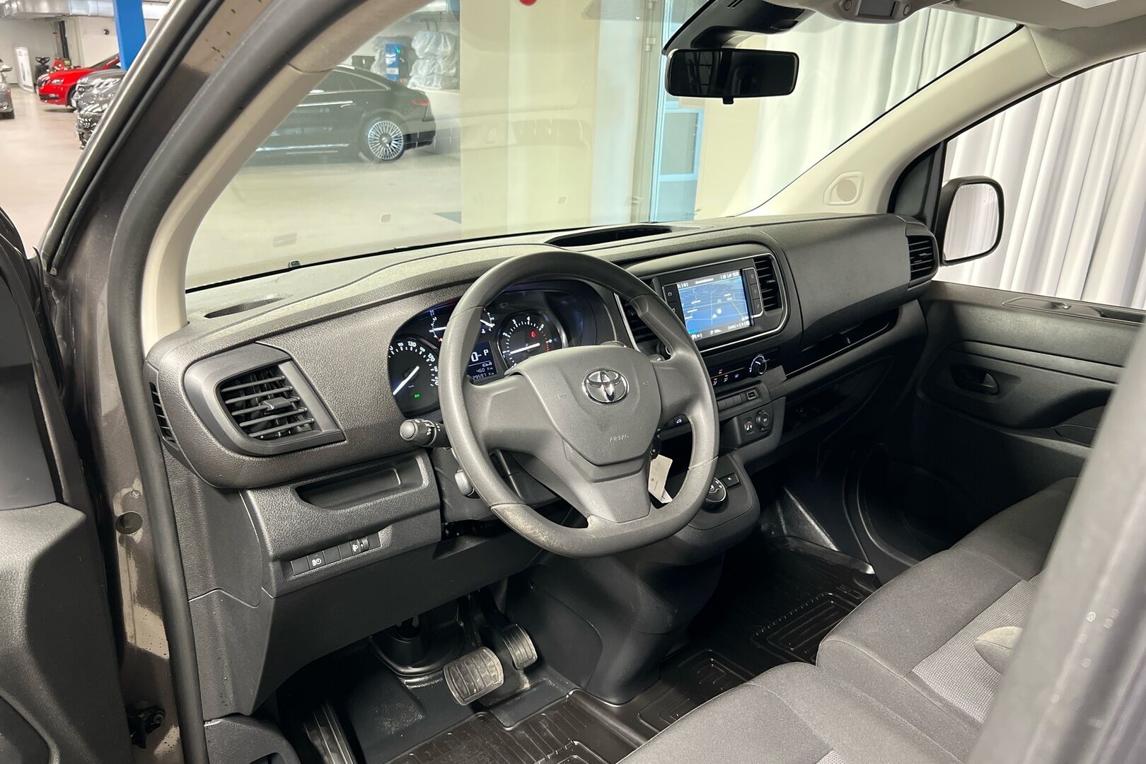 Toyota Proace iso kuva 6