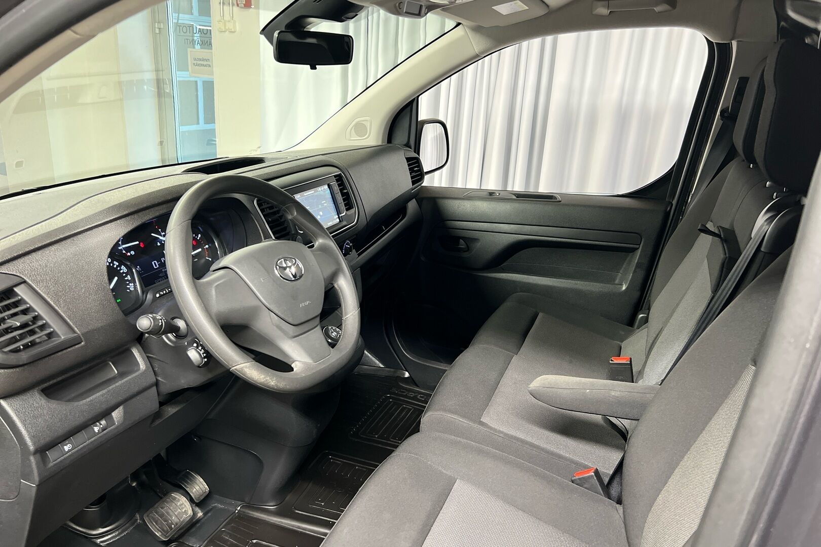 Toyota Proace iso kuva 7