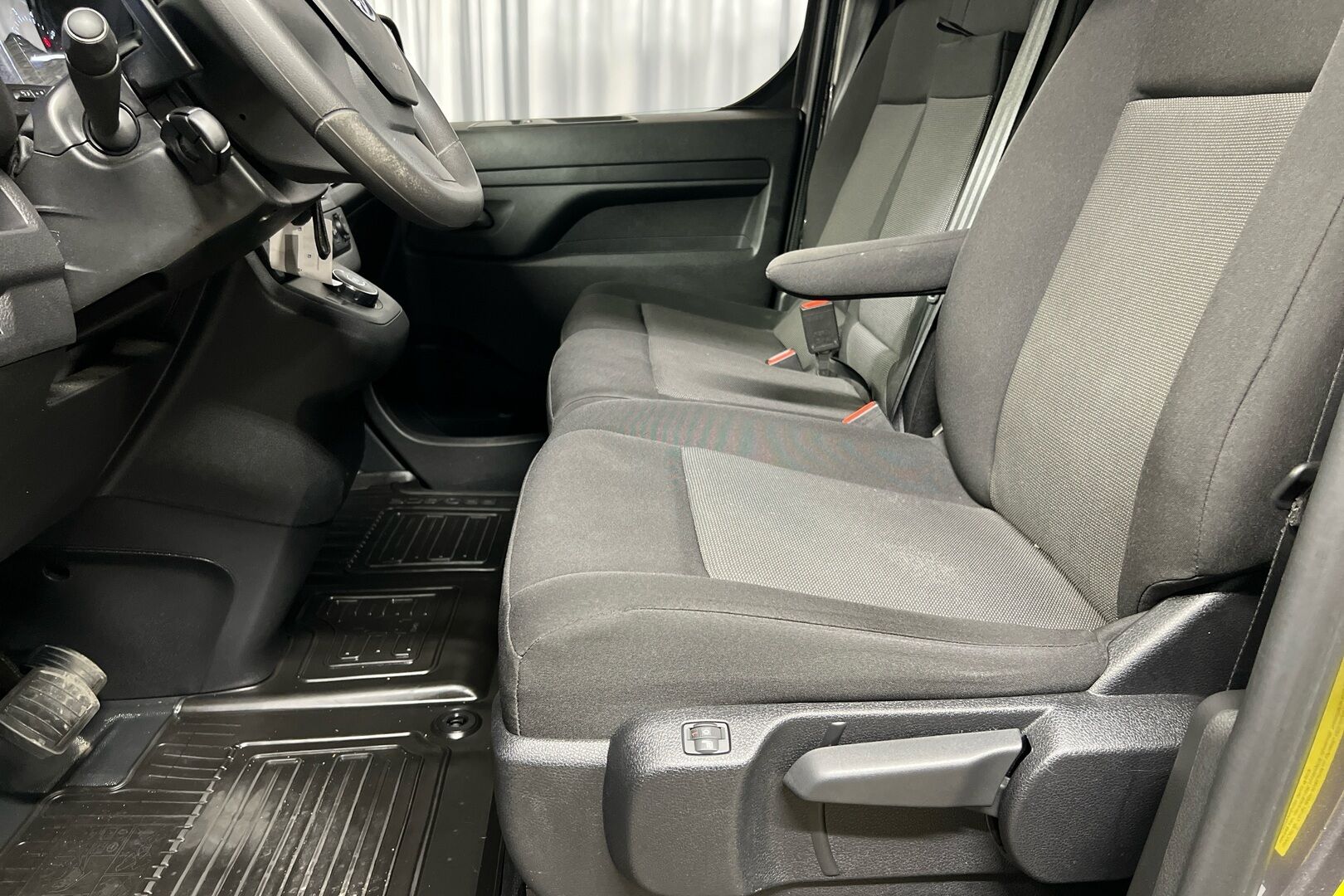 Toyota Proace iso kuva 8