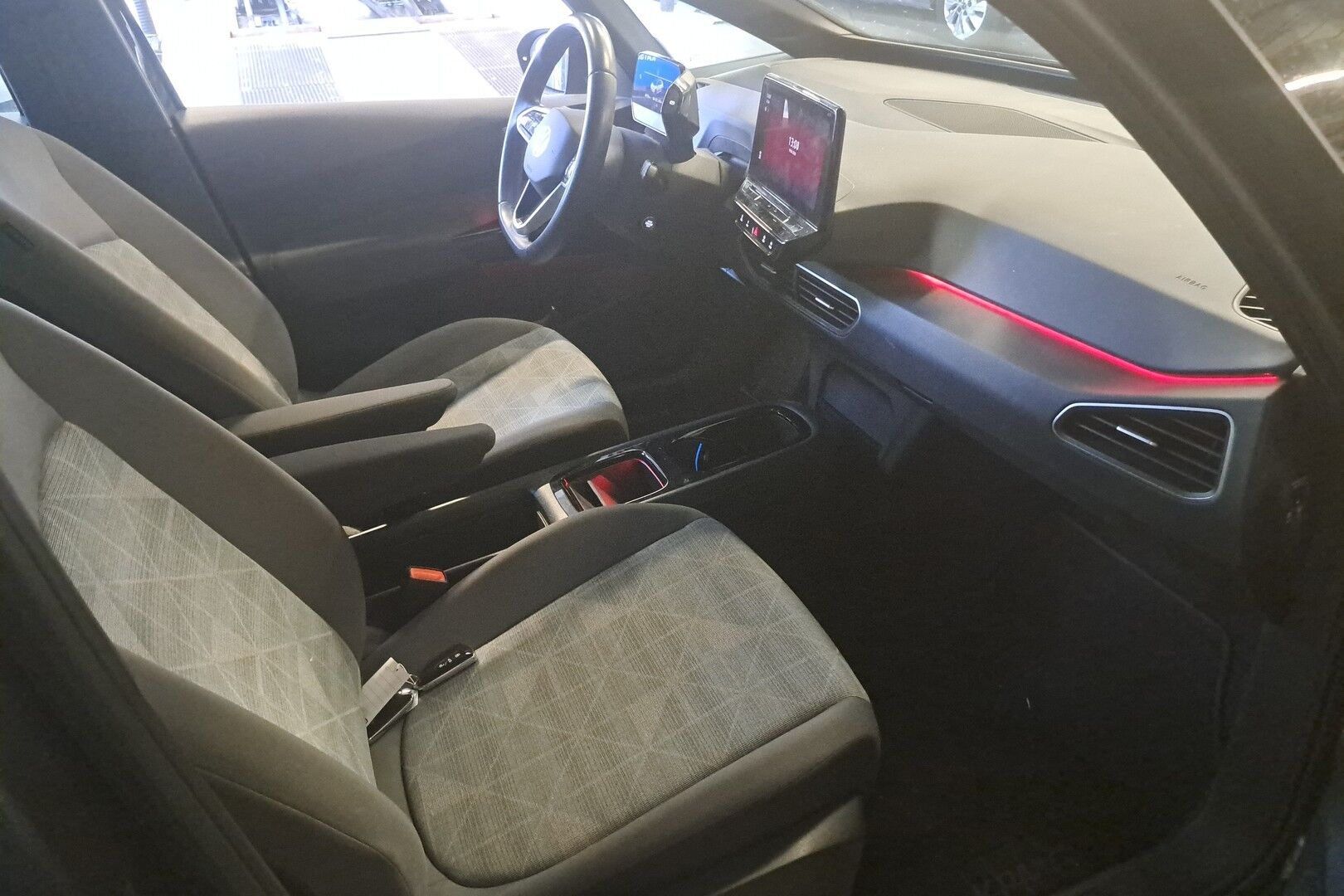 VOLKSWAGEN ID.3 iso kuva 3