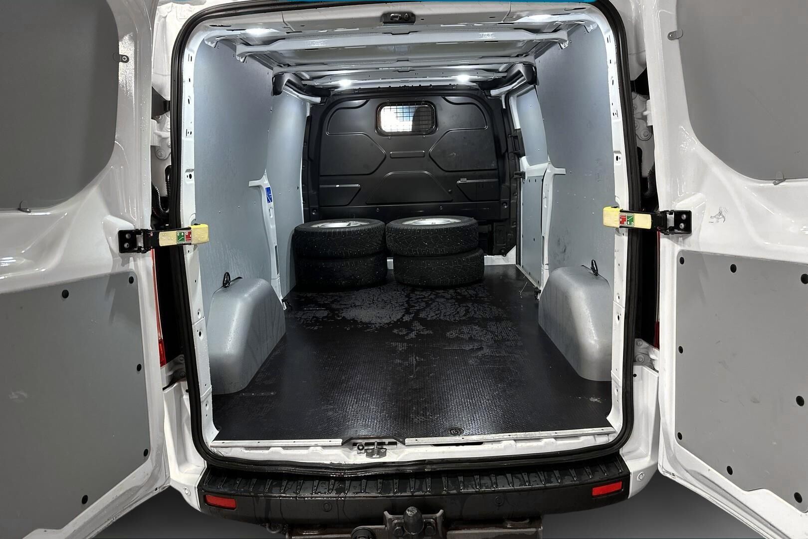 Ford TRANSIT CUSTOM iso kuva 5