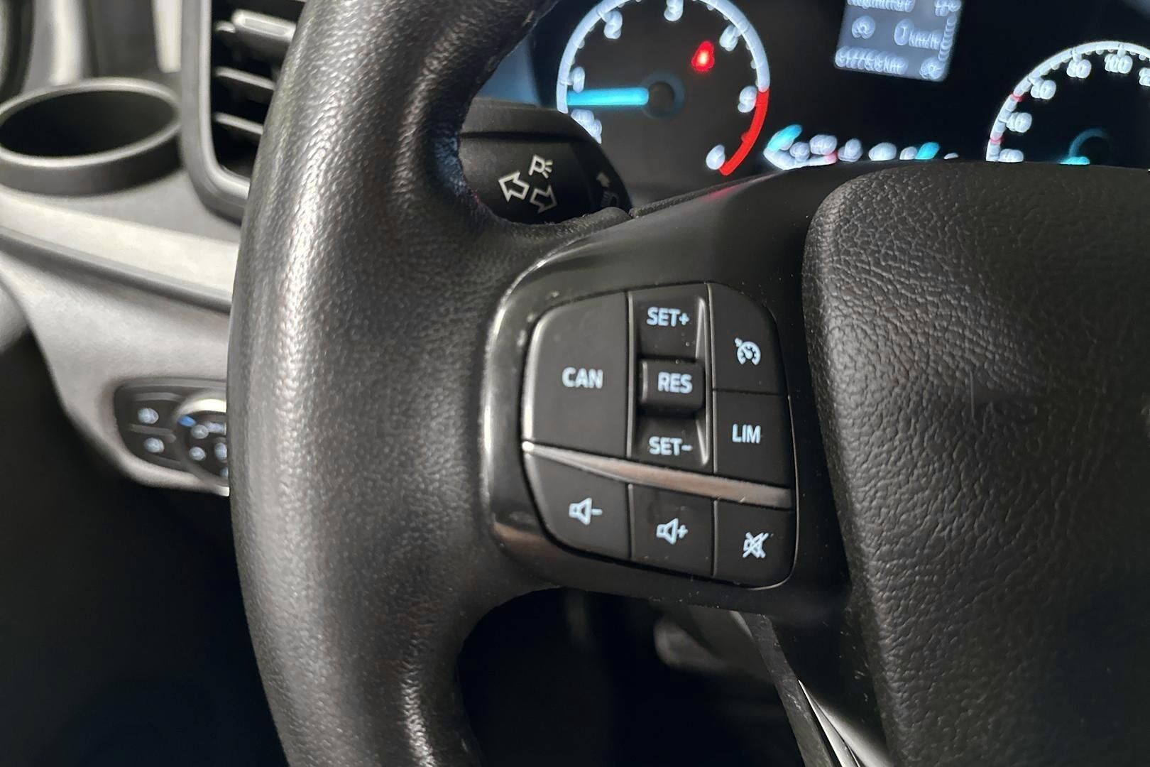 Ford TRANSIT CUSTOM iso kuva 29