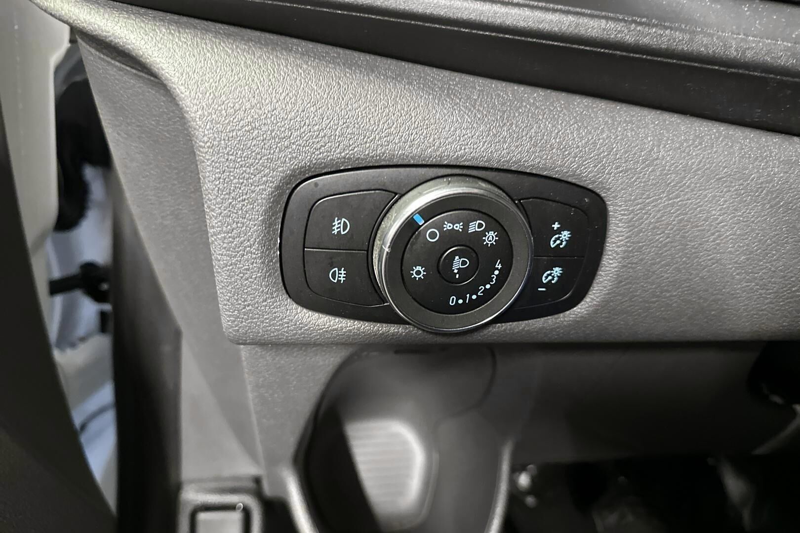 Ford TRANSIT CUSTOM iso kuva 17