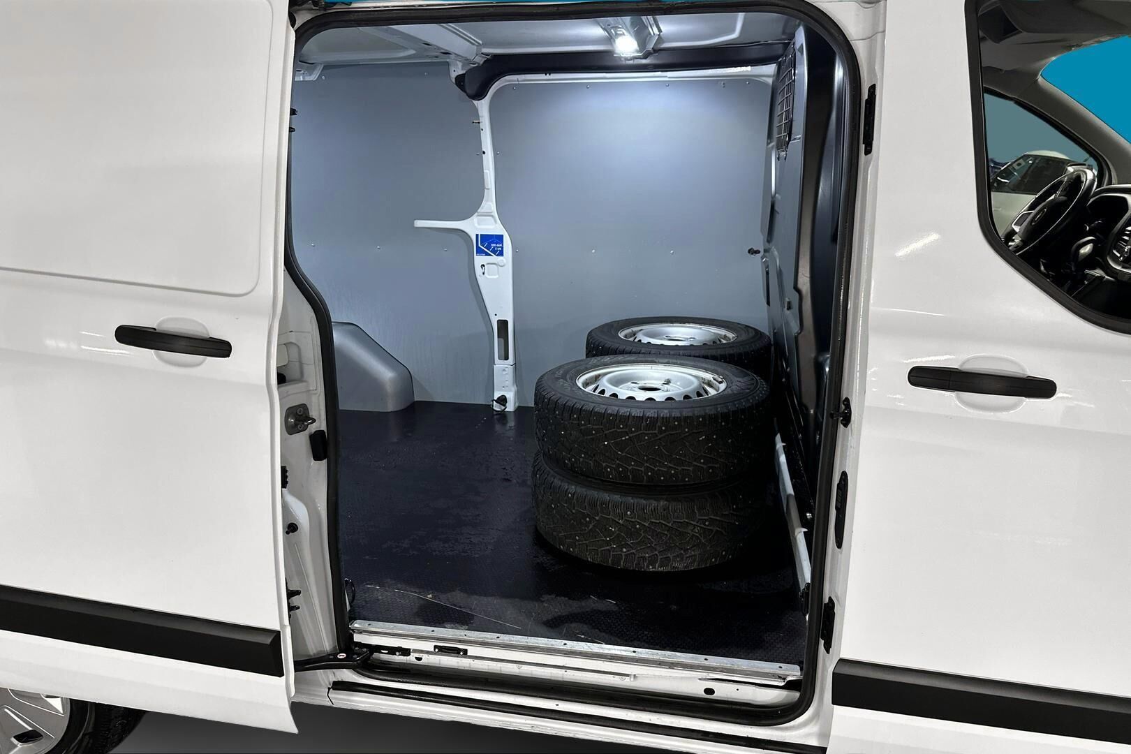 Ford TRANSIT CUSTOM iso kuva 19