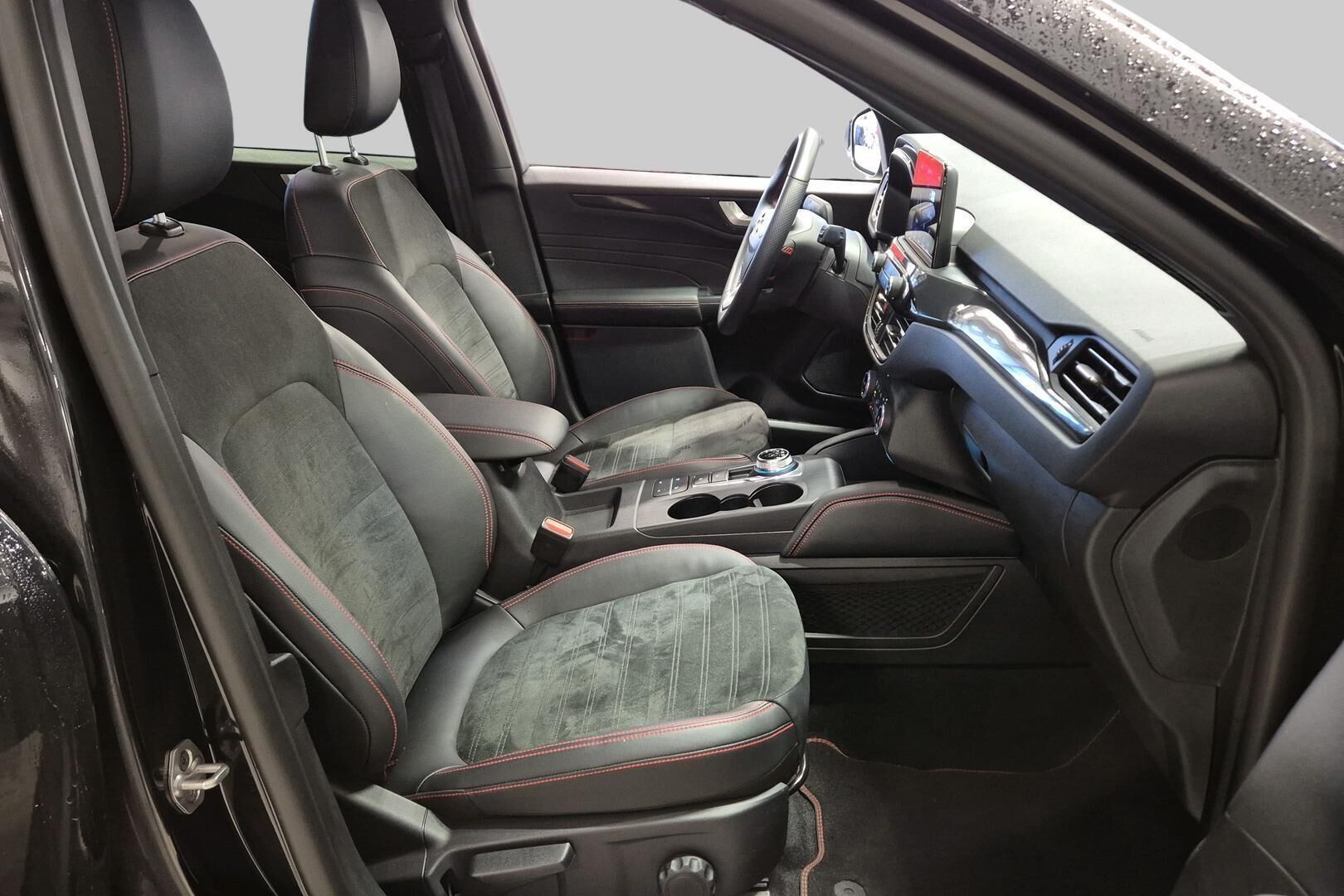 FORD KUGA iso kuva 3