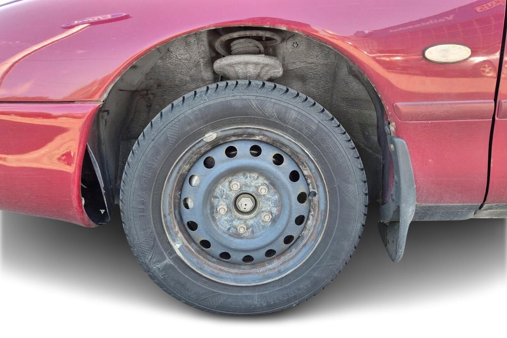 Mazda 626 iso kuva 8