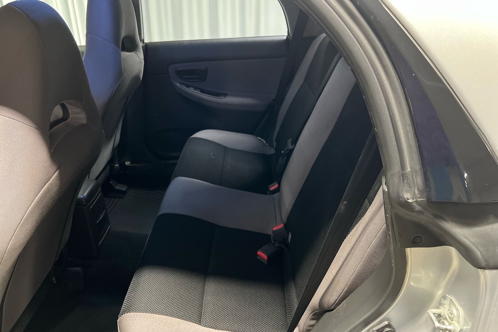 Subaru Impreza iso kuva 9